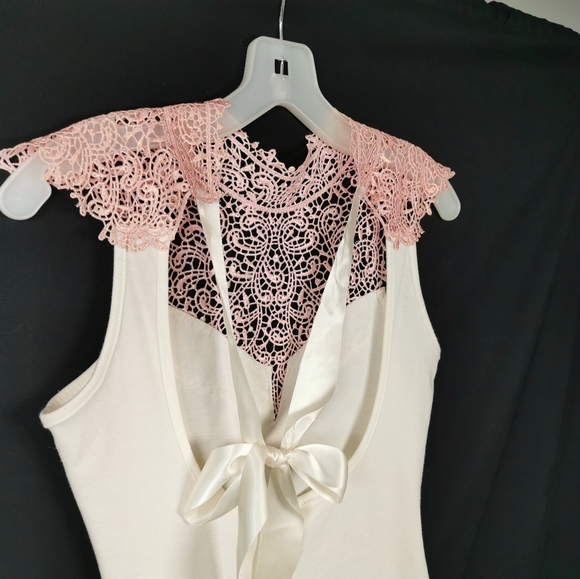 White and rose gold lace dress - Picture 5 of 7